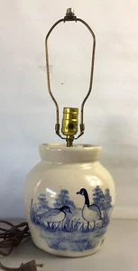 Eaverne 89 Pottery Salt Glazed Crock Lamp With Duck Pattern Signed! - Picture 1 of 9