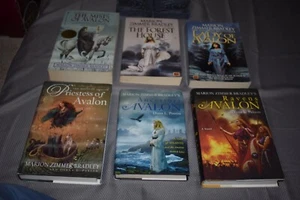 Avalon 1-6 lot/set by Marion Zimmer Bradley (Mixed Hardcover and TPB, Mists of) - Foto 1 di 6