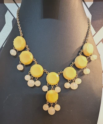 J. Conjunto de discos y cuentas opacas de collar facetadas amarillo pálido Crew Foto 1 de 3