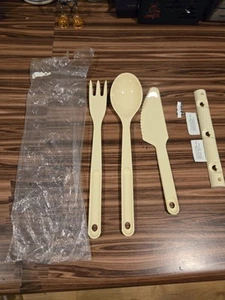 TUPPERWARE Kitchen Tool Utensils *NEW* NOS Ivory 4 Pc Spoon Knife Fork & Hanger - Picture 1 of 8