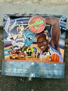McDonald’s Michael Jordan Space Jam Store 1996 espositore ritaglio di cartone *RARO* - Foto 1 di 11