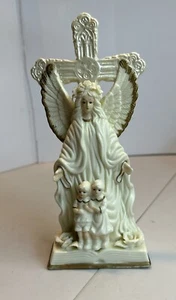 Cruz iridiscente de cerámica ángel de la guarda dos niños rosas de pie en libro - Imagen 1 de 15