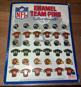 2025 PHILADELPHIA EAGLES SPILLA SMALTATA VINTAGE WASHINGTON REDSKINS NY GIANTS BOZZA - Foto 1 di 11
