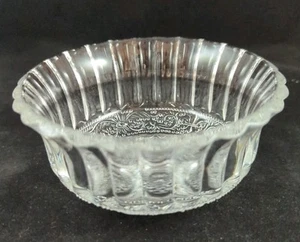 Set Of 4 Fluted/Scalloped Pressed Glass Dessert/Candy Dishhes 4.5"x 2" - Picture 1 of 6