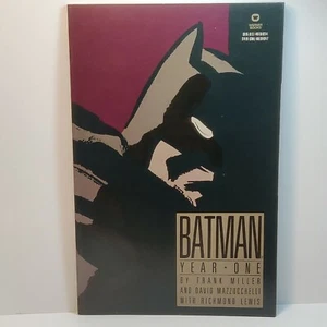 Batman: Year One Trade Paperback Graphic Novel DC Frank Miller - Picture 1 of 11
