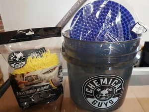 Chemical Guys Bucket, Insert, Mitt. Black Bucket, Blue DirtTrap, 3 way Mitt - Picture 1 of 11