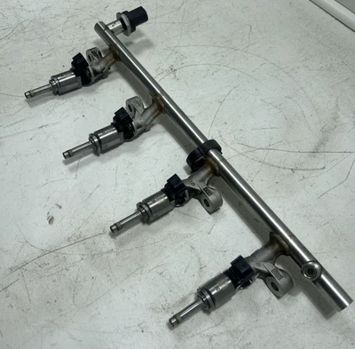 Mazda CX9 CX-9 2016 2023 motor 2,5 L juego de 4 inyectores de combustible con riel Foto 1 de 4