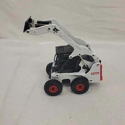 ERTL Britains Bobcat 1/32 Diecast Skid-Steer Loader No Attachments - Image 1 of 4