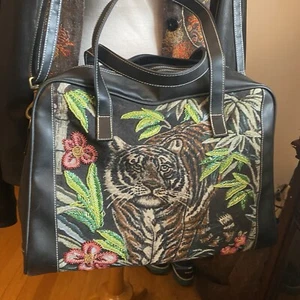 Signature Club A Tiger Tapestry/beaded Overnight Tote Bag. 15X11X6. Strap. 56” - Picture 1 of 12