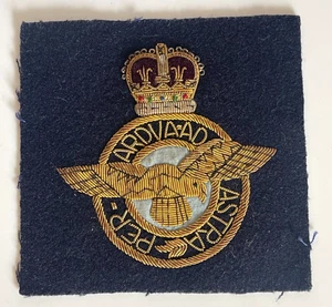Royal Air Force Officers Gold Bullion Wire Patch Per Ardua Ad Astra RAF - Picture 1 of 14