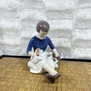 Vintage Hallmarked porcelain B & G Copenhagen Denmark girl w/dog and cat #2333 D - Picture 1 of 11