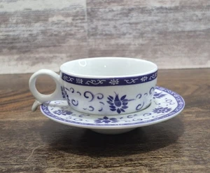 Queen Fine Luxury Porzellan Blau & Weiß Blumenmuster Demitasse Tasse und Untertasse - Bild 1 von 12