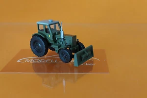 Busch 51356 Traktor Belarus MTS-52, DDR - Grenztruppen mit Räumschild 1:87, NVA - Bild 1 von 2