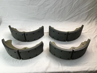 Centric 11206170 前刹车鞋套装适用于日野 FE17 FF3020 FE2620 UD 2600 — 第 1/4 张图片