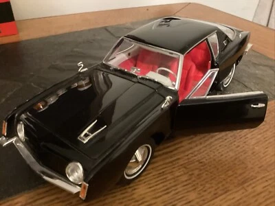 Signature 1/18 Scale Diecast 18101 - 1963 Studebaker Avanti - Black No Box. Read - Image 1 of 4