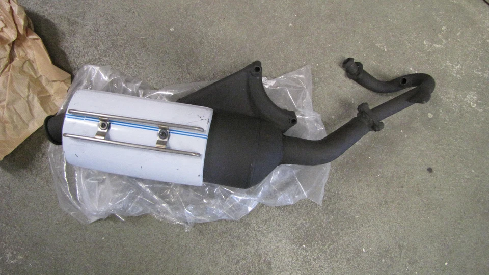 Auspuff  Derbi Atlantis 50 ccm  BJ 2002-2003    00G03449601 - Bild 1 von 1