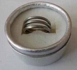 Stainless Steel Cut Out Ring Size 9 #ST538 - Picture 1 of 5