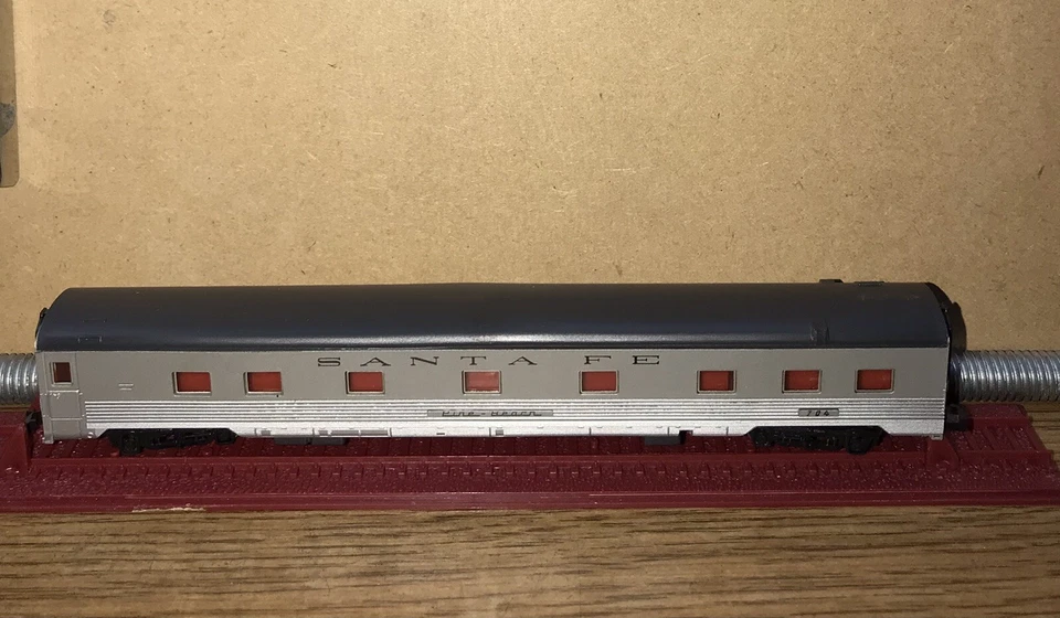 Con-Cor N Gauge Santa Fe Pullman Passenger Car 3411-A - Image 1 of 1