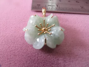 14k Solid Y. Gold Carved Light Green Jadeite Jade Flower Pendant Enhancer - Picture 1 of 7