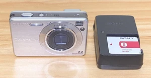 Sony Cyber-shot DSC-W120 7.2MP Kompakt Digitalkamera 4x Optischer Zoom Silber - Bild 1 von 7