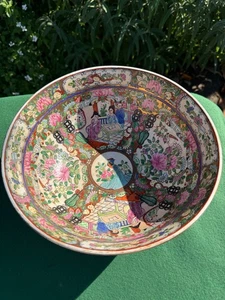 Vintage Chinese Famille Rose Porcelaim 10" Bowl Decorated Inside & Out - Picture 1 of 10