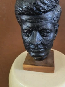 Bust of JFK President Kennedy - Picture 1 of 3