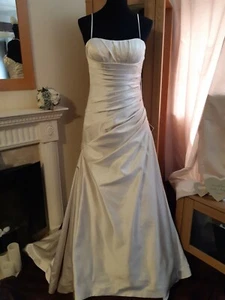 Stunning Pearl Wedding Dress by Essence Of Australia D931 CR-LU Size. 12 - Picture 1 of 12