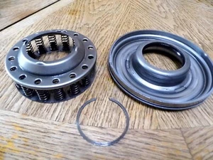 700R4 Transmission Reverse Input Drum Piston & Spring Cage Assembly - Picture 1 of 5