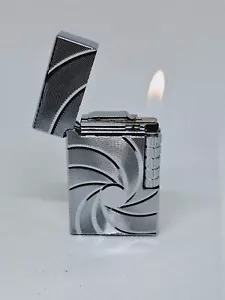 Stunning 007 James/Bond Themed Cigarette Lighter Side Roller Gas Working Order - Picture 1 of 20