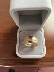 Tri Color Gold 14kT Pre Owned Ring Size 7 - Picture 1 of 20