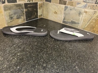 Sandalias chanclas blancas Sanuk para mujer esterilla de yoga SWS2908C cómodas sin cordones talla 10 Foto 1 de 4