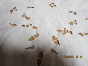 VINTAGE WHITE EMBROIDERED TABLECLOTH/ TOPPER--25" SQUARE-SCALLOPED EDGE-#T 11-7 - Picture 1 of 24
