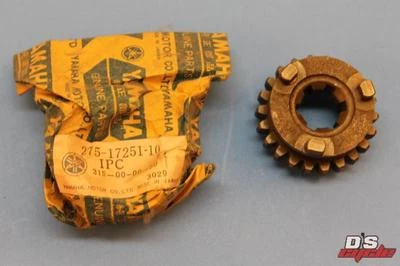 NOS Yamaha 1974 MX250 MX360 Gear 5Th Wheel PART# 275-17251-10 - Image 1 of 4