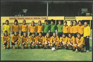 FKS 1975 EURO SOCCER FOOTBALL TEAM CLUB POSTCARD- #28-WOLVES TEAM PHOTO - Picture 1 of 1