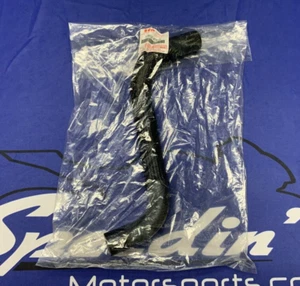 Suzuki Radiator Hose Outlet GSXR 1000 2012-2016 OEM 17852-47H10 - Picture 1 of 11