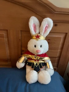 Gund Mujer Maravilla ANYA Conejo de Pascua Conejo Peluche Blanco DC Comics 16" Nuevo sin Etiqueta - Imagen 1 de 1