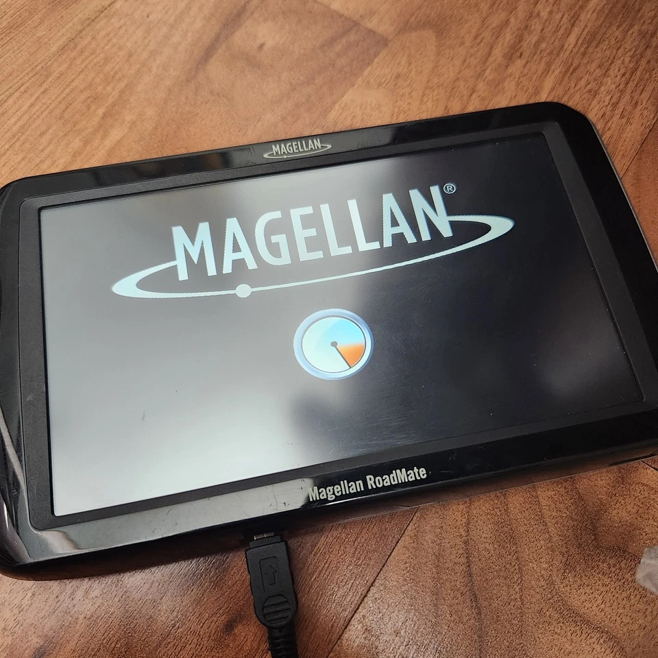 Magellan RoadMate 9020T-LM 7" GPS Navigator Device ONLY. READ before Buying - Image 1 of 4