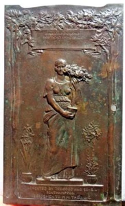 Antigua c1921 ART NOUVEAU MACETA DAMA PLACA DE BRONCE HAMO THORNYCROFT CE - Imagen 1 de 2