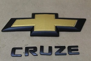 2016 - 2018 CHEVROLET CRUZE LOGO EMBLEM BADGE OEM - Picture 1 of 3