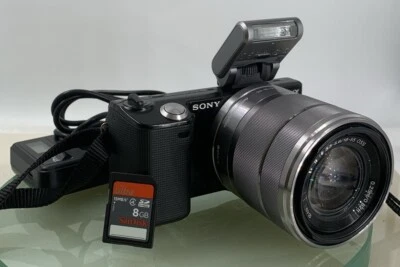 Sony Nex-5 14.2MP CAMERA 18-55mm Lens SILVER+CHARGER+WIRE+8GB CARD TESTED - 475 - Image 1 of 4