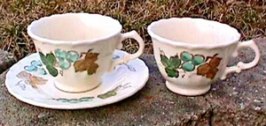 **VINEYARD (2) CUPS & (1) SAUCER VERNON WARE METLOX-MS60-F - Picture 1 of 11