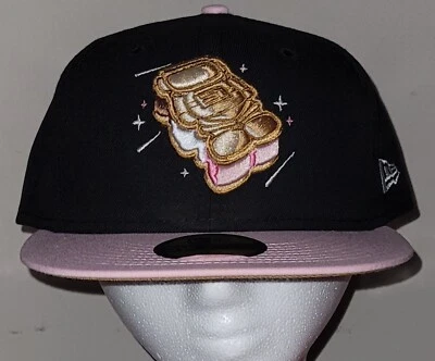 New Era/Clink Room-Astronaut Ice Cream-Talla 7 3/4 Foto 1 de 4