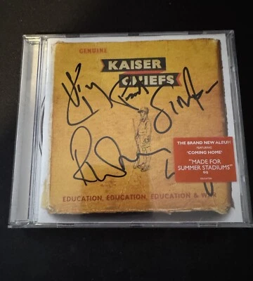 KAISER CHIEFS - original signiertes CD-Booklet Autogramm autograph signed - Bild 1 von 3