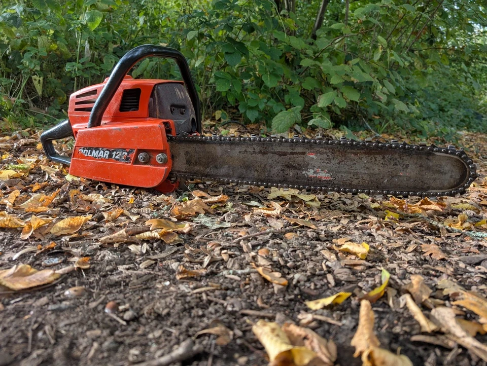 Dolmar 122 Vintage chainsaw in good working order - Image 1 of 4