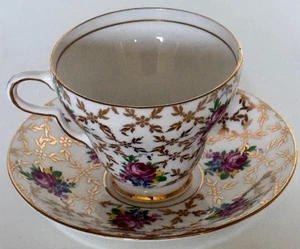 Clare Golden Bone China Tea Cup & Saucer Red/Pink Roses England NEW Mother's Day - Picture 1 of 18