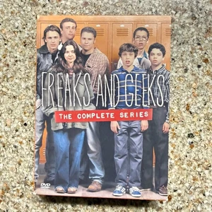 FREAKS AND GEEKS: THE COMPLETE SERIES 2000 FULL BOX SET JUDD APATOW DVD REGION 1 - Picture 1 of 5