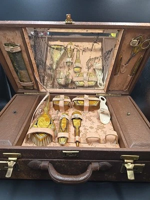 Antique 1930's  Overnight Train Vanity Luggage/Case 12pc Art Deco  - Image 1 of 4