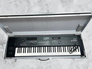 Roland JV-1000 Synthesizer Keyboard Sound Module w/ Case MIDI Output Only Japan - Picture 1 of 10