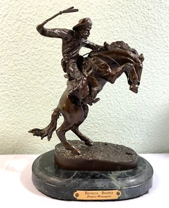 Frederic Remington 'Bronco Buster' Bronze auf Marmorsockel - 8" hoch mit Sockel - Bild 1 von 19