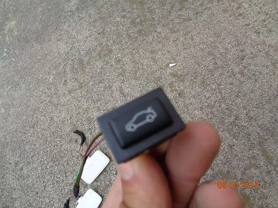 Interruptor maletero bmw e90 330i 335i 328i 325i 750Li E92 F30 E60 M5 M3 550i 545i 525i Foto 1 de 3